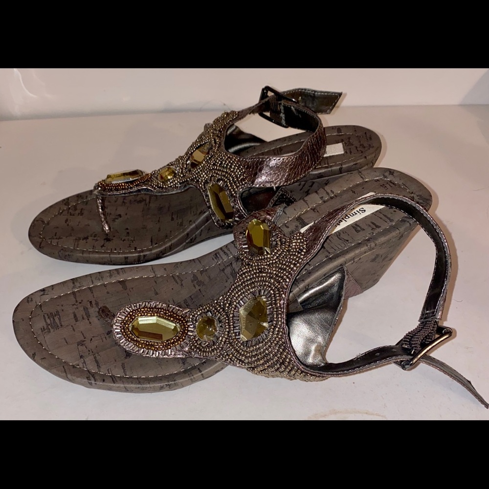 Size 7 Simply Vera Vera Wang 2014 model Sandals in excellent condition